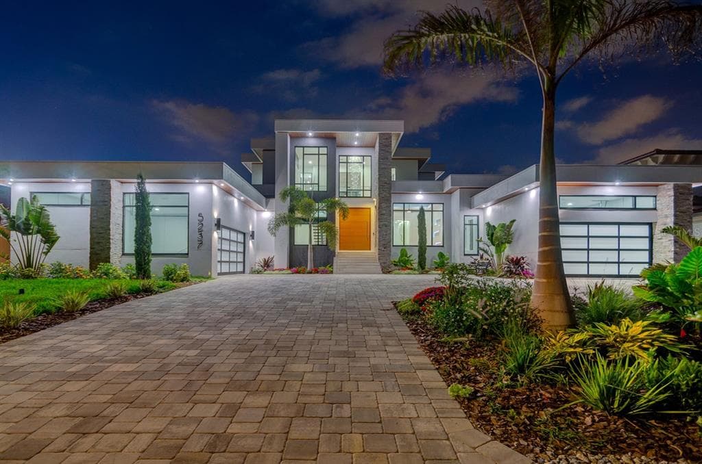 5237 61ST AVENUE S ST PETERSBURG, FL 33715