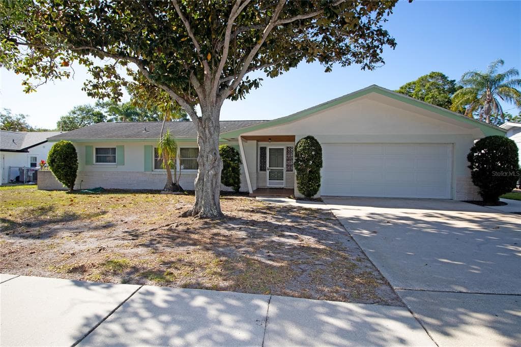 2333 GLENMOOR ROAD N CLEARWATER, FL 33764