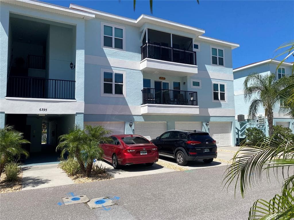 6395 BANYAN BOULEVARD UNIT 204 NEW PORT RICHEY, FL 34652