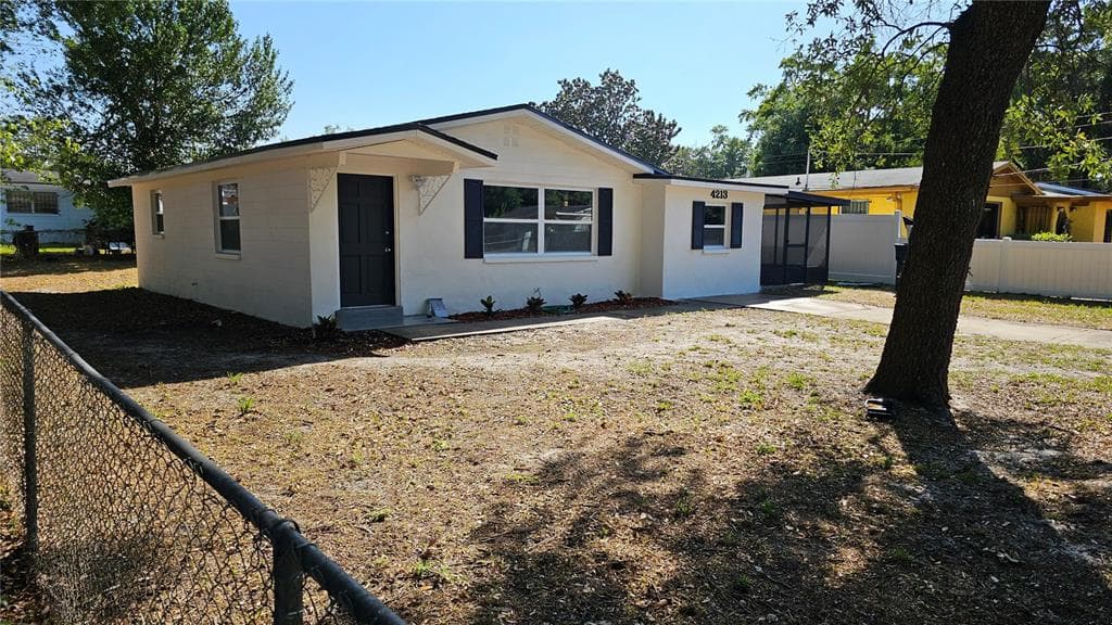 4213 E PARIS STREET TAMPA, FL 33610