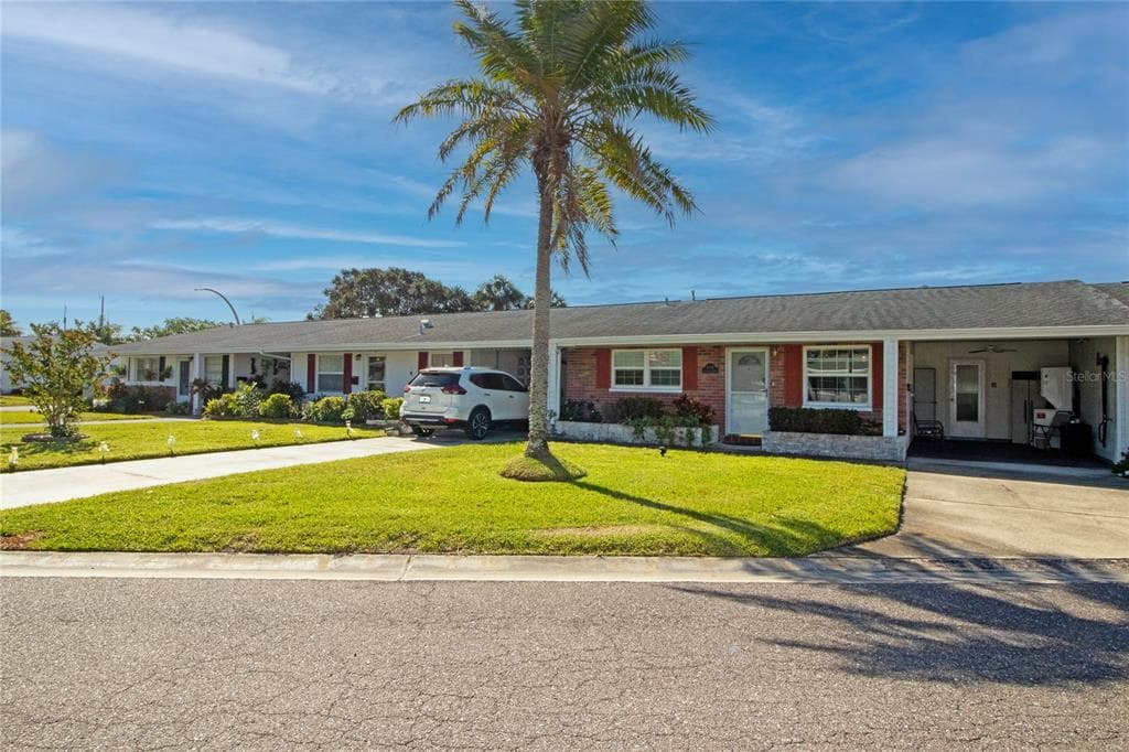 5004 SPRINGWOOD AVENUE N UNIT 120 PINELLAS PARK, FL 33782