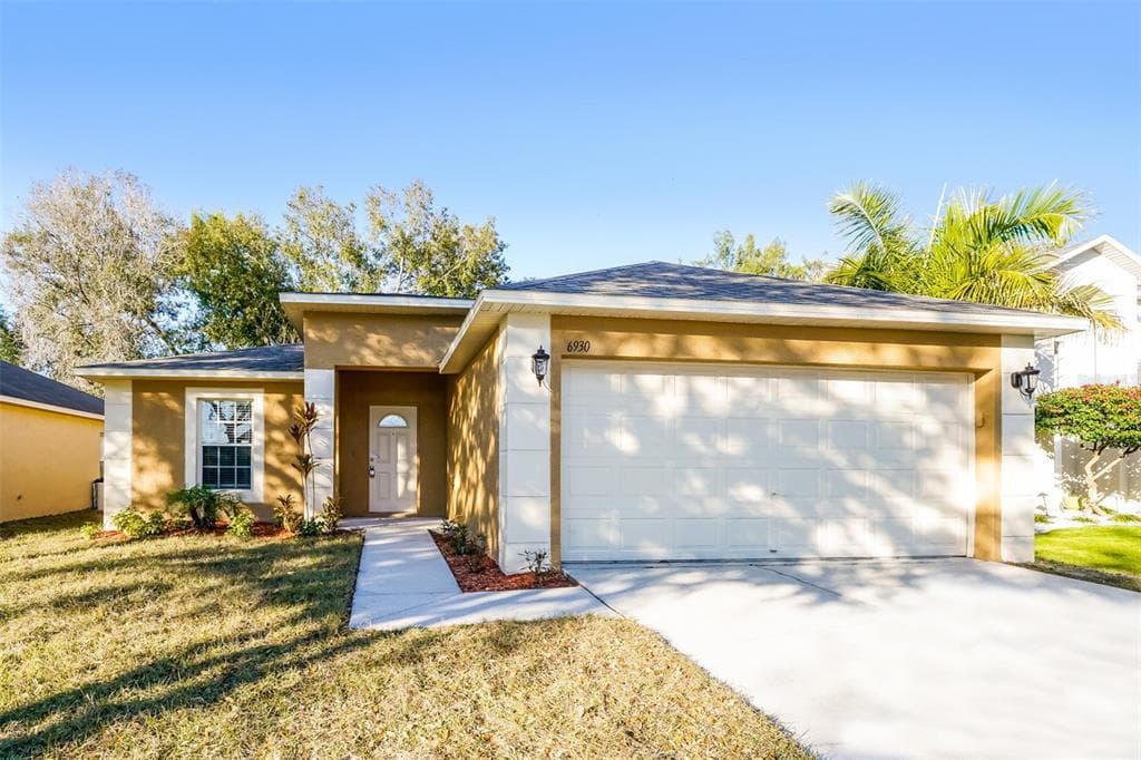 6930 CROWN LAKE DRIVE GIBSONTON, FL 33534