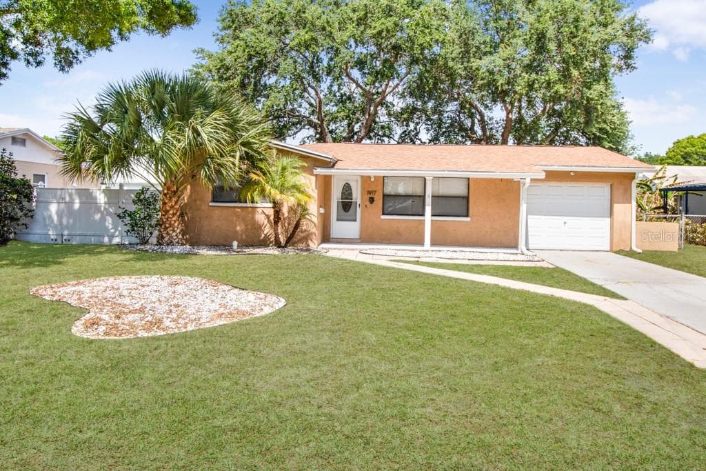 1917 76TH AVENUE N ST PETERSBURG, FL 33702