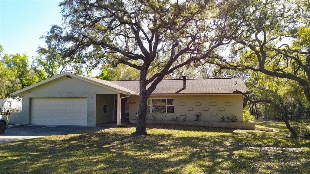 1075 N CARNEY AVENUE LECANTO, FL 34461