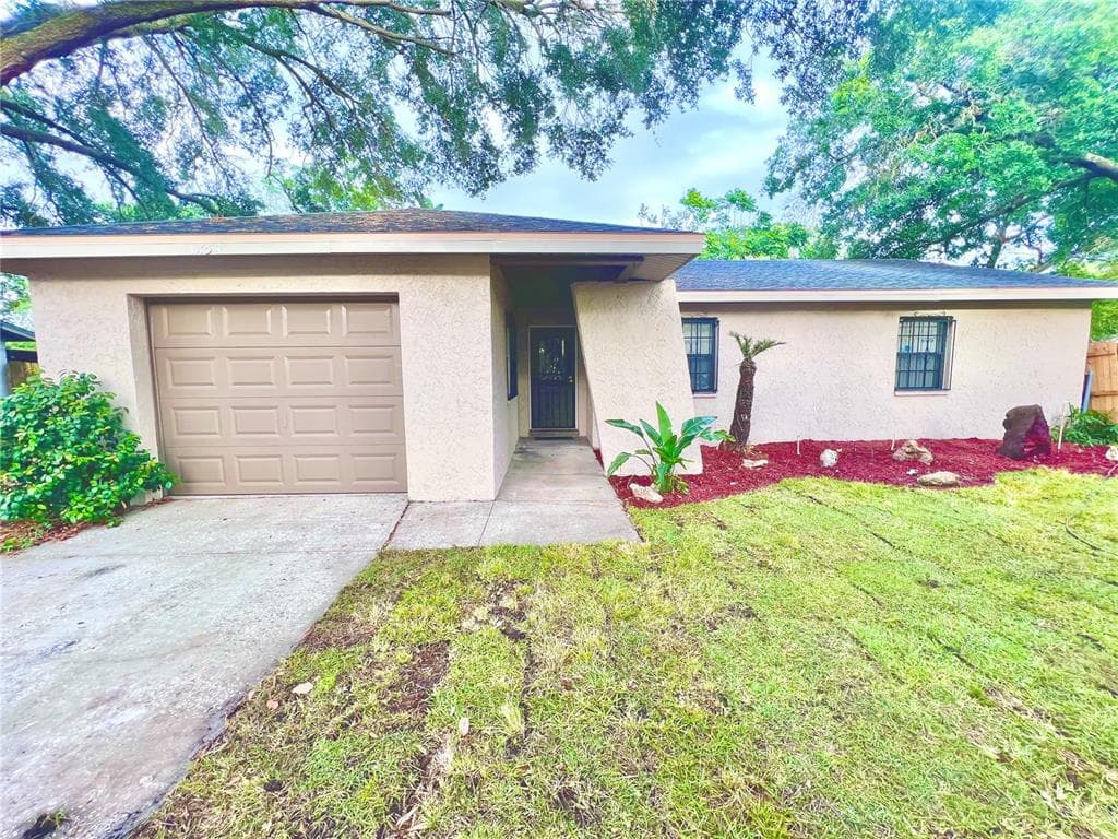 1354 HONEYTREE LANE E LAKELAND, FL 33801