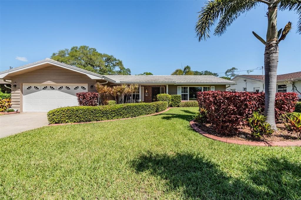 2436 SUMMERLIN DRIVE