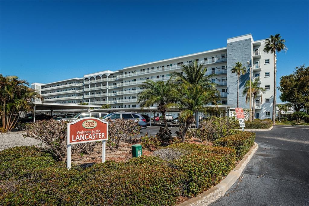 5925 SHORE BOULEVARD S UNIT 405 GULFPORT, FL 33707