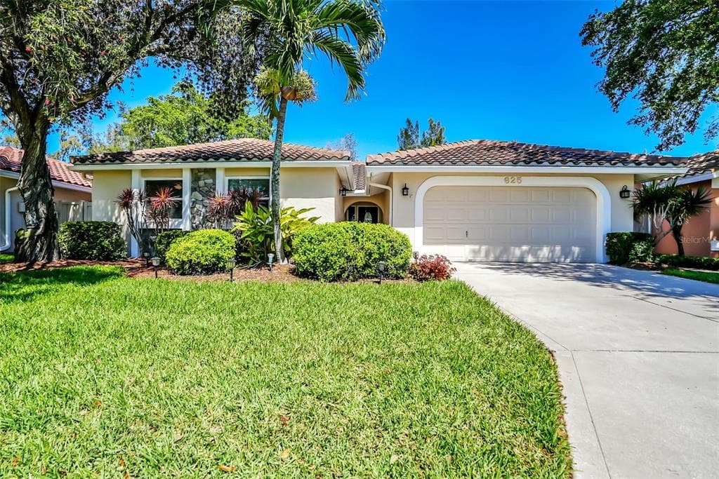 625 QUINTANA PLACE NE ST PETERSBURG, FL 33703
