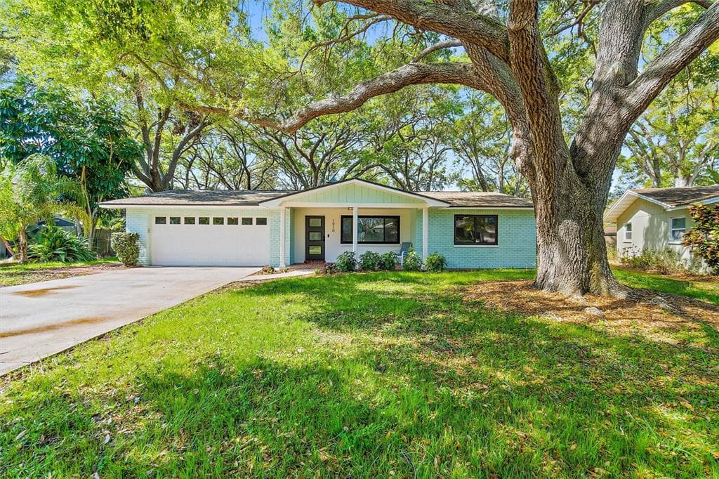 1910 FAIRWAY CIRCLE W