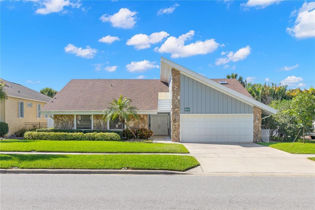 209 COE ROAD BELLEAIR, FL 33756