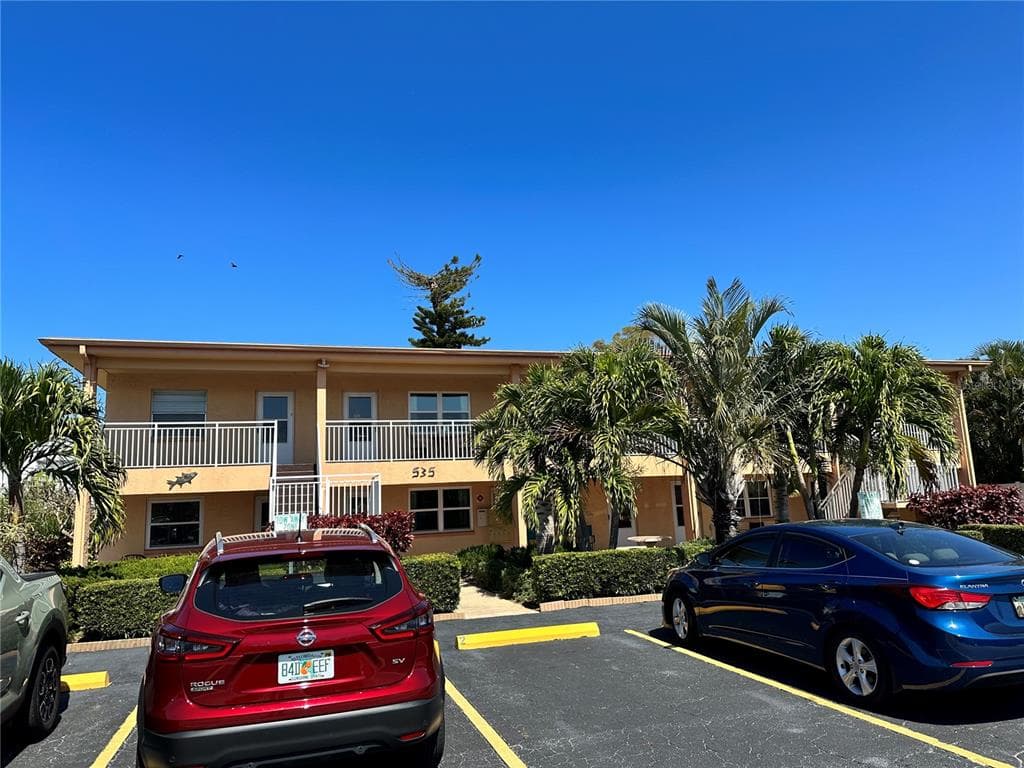 535 68TH AVENUE UNIT 6 ST PETE BEACH, FL 33706