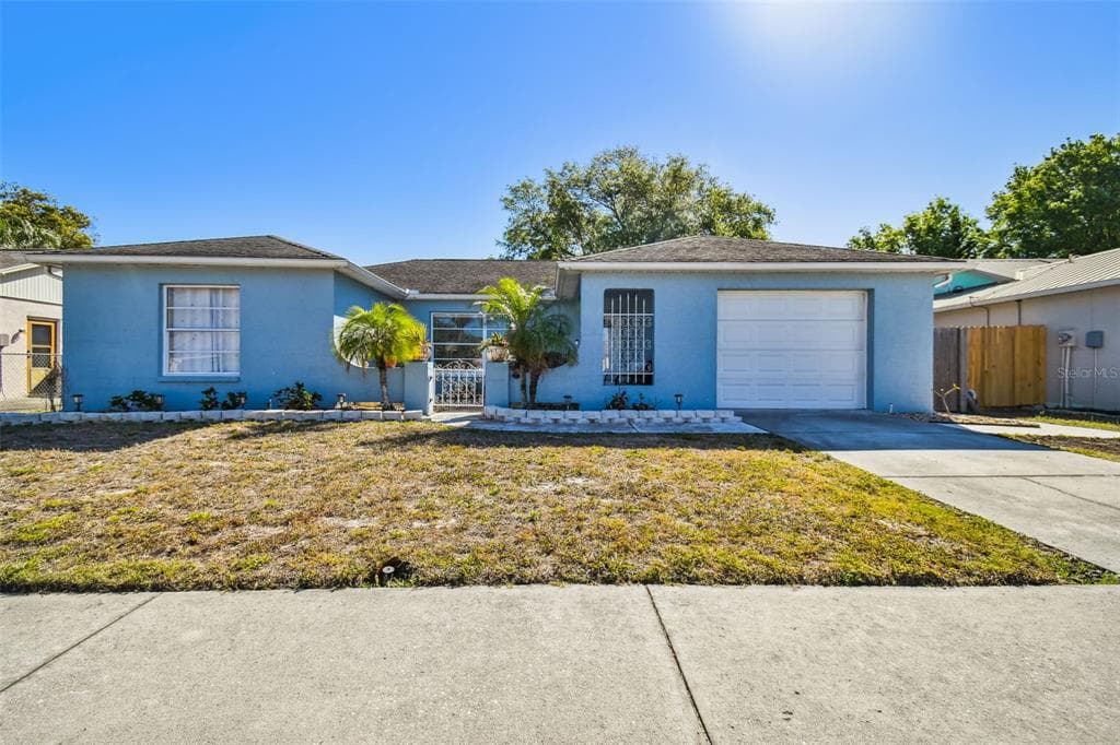 1326 FUCHSIA DRIVE HOLIDAY, FL 34691