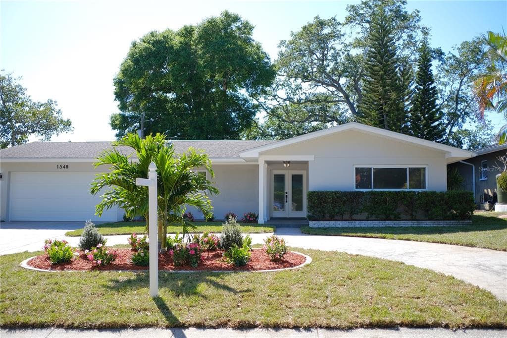 1548 HILL DRIVE LARGO, FL 33770