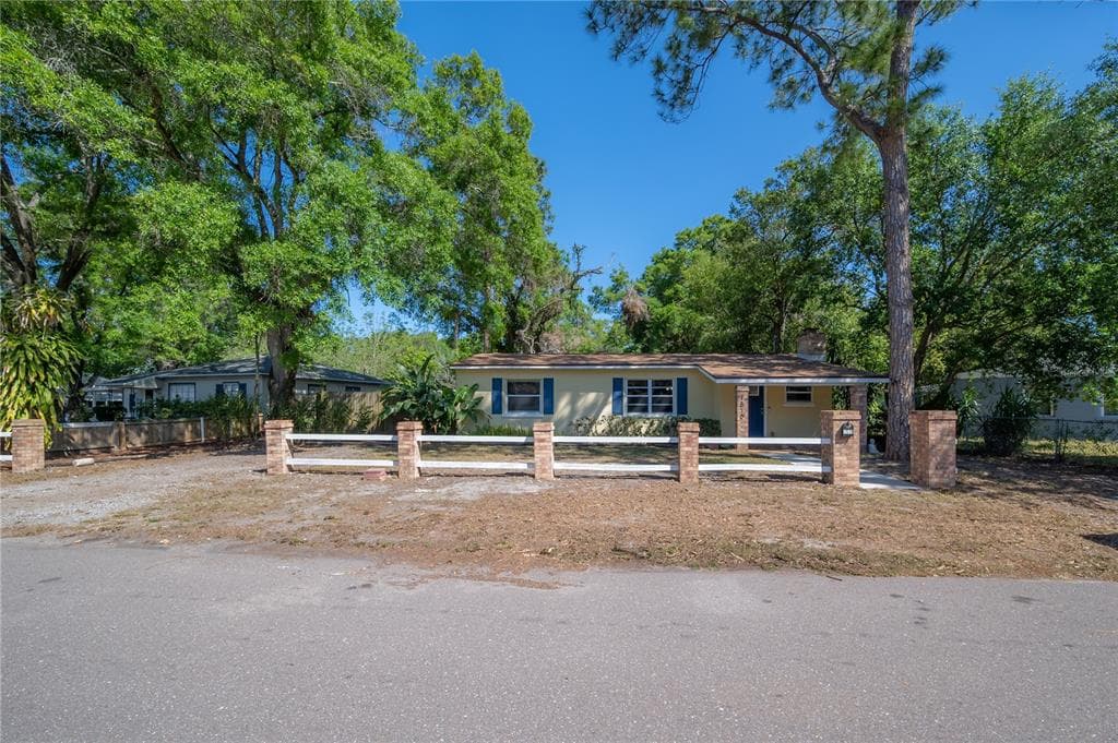1510 E SHADOWLAWN AVENUE TAMPA, FL 33610