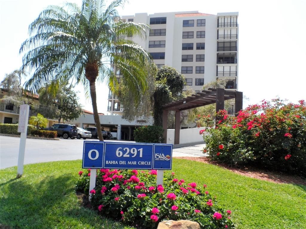 6291 BAHIA DEL MAR CIRCLE UNIT 303 ST PETERSBURG, FL 33715