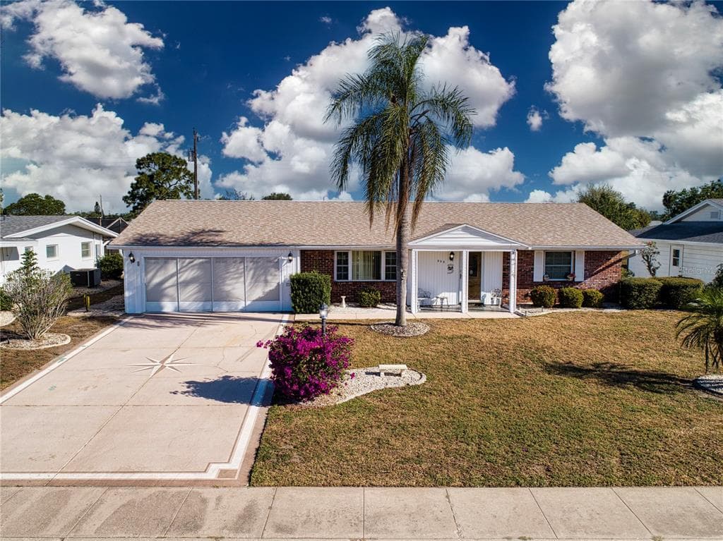 805 OJAI AVENUE SUN CITY CENTER, FL 33573