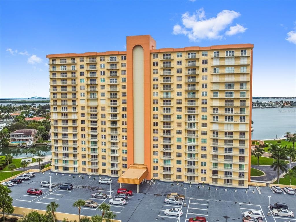 4900 BRITTANY DRIVE S UNIT 301 ST PETERSBURG, FL 33715