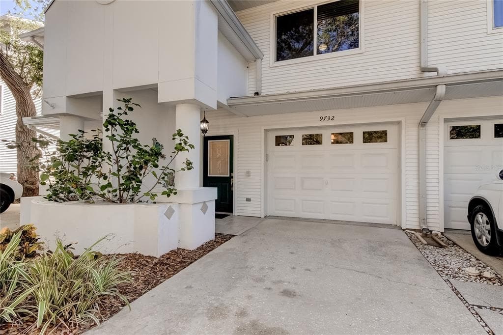 9732 INDIAN KEY TRAIL SEMINOLE, FL 33776