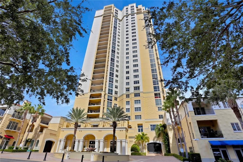 300 BEACH DRIVE NE UNIT 601