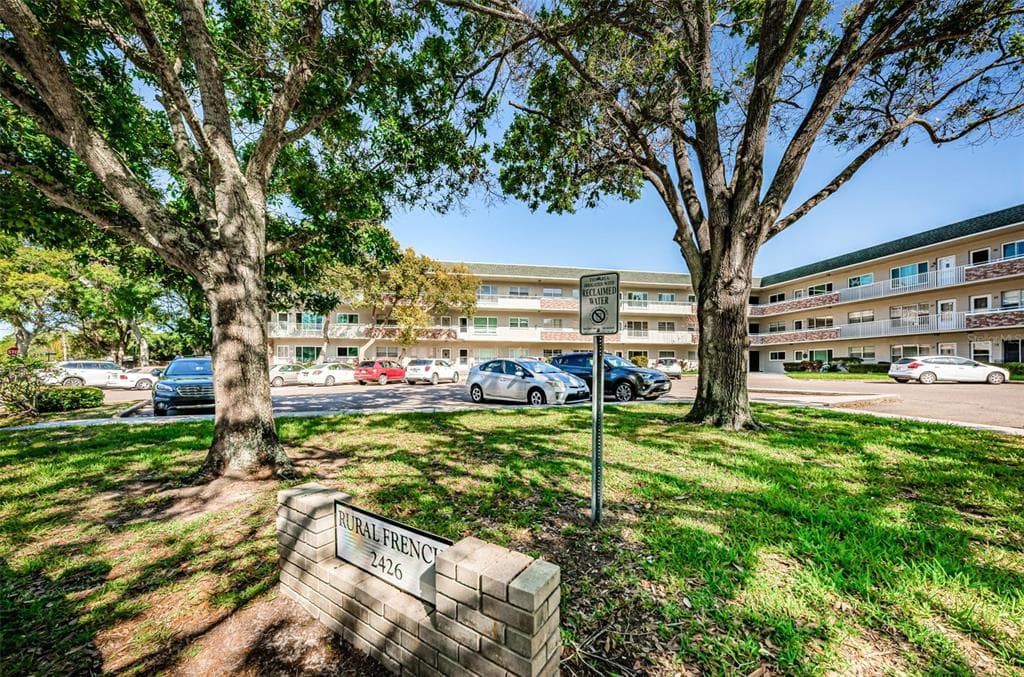 2426 PERSIAN DRIVE UNIT 52 CLEARWATER, FL 33763