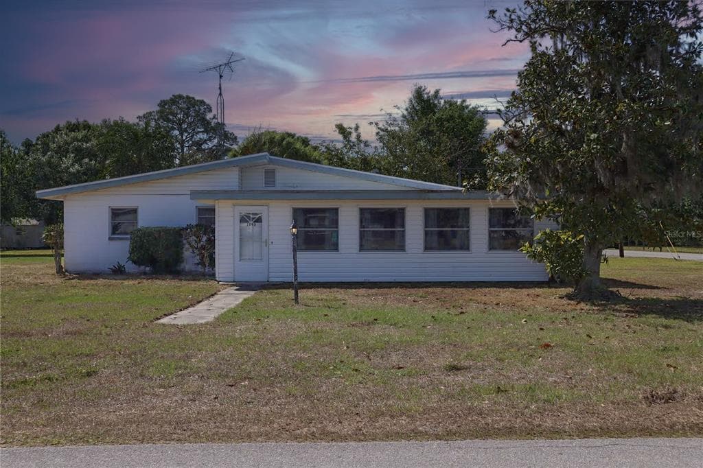 1093 LAKE SEBRING DRIVE SEBRING, FL 33870