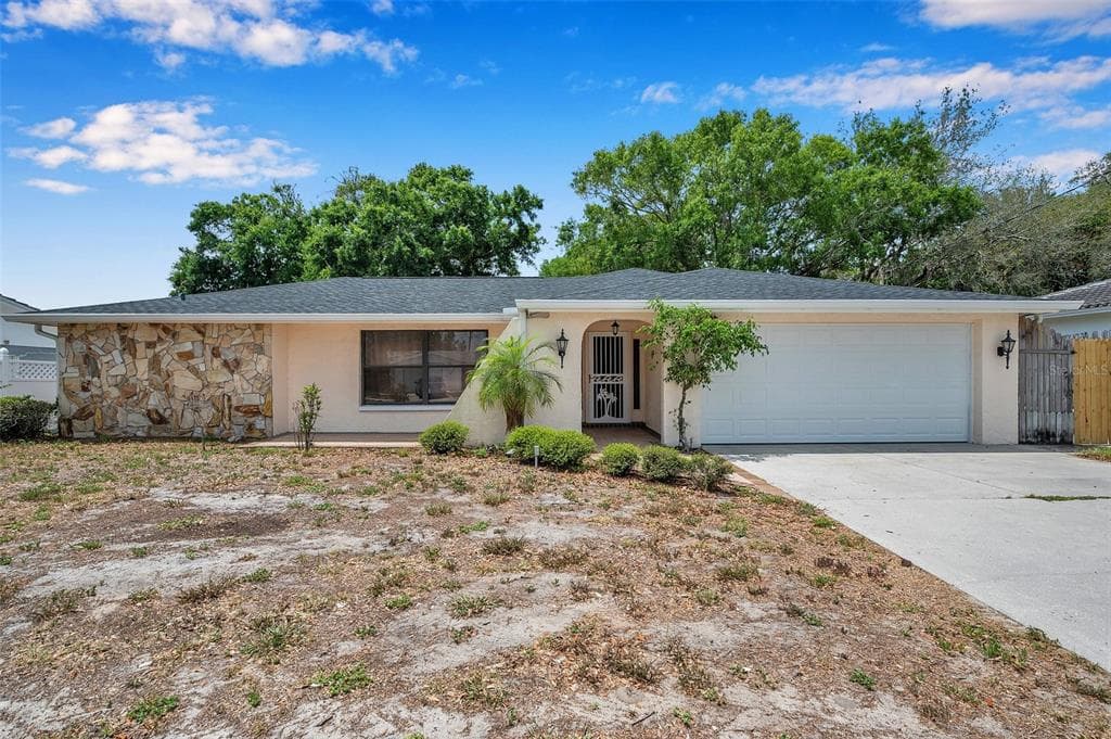 5124 FLORA AVENUE HOLIDAY, FL 34690