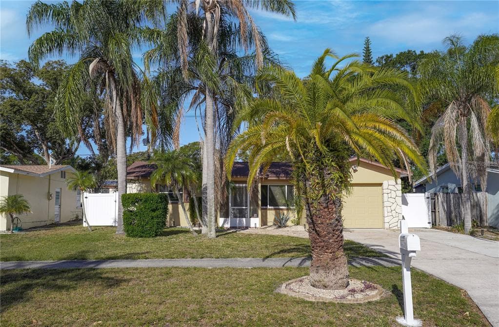 1155 SAN REMO DRIVE LARGO, FL 33770