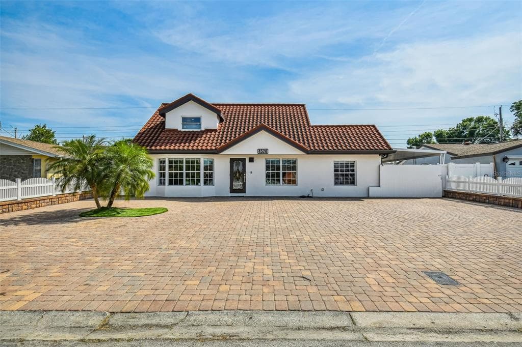 4528 W ELM STREET TAMPA, FL 33614