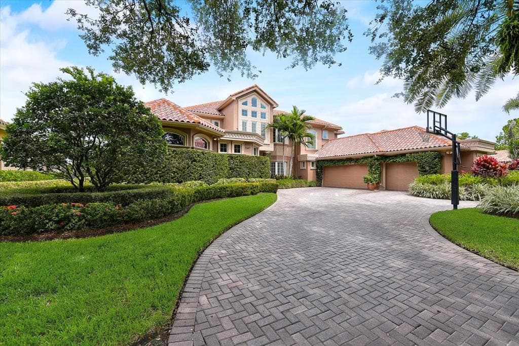 7347 SAWGRASS POINT DRIVE N PINELLAS PARK, FL 33782