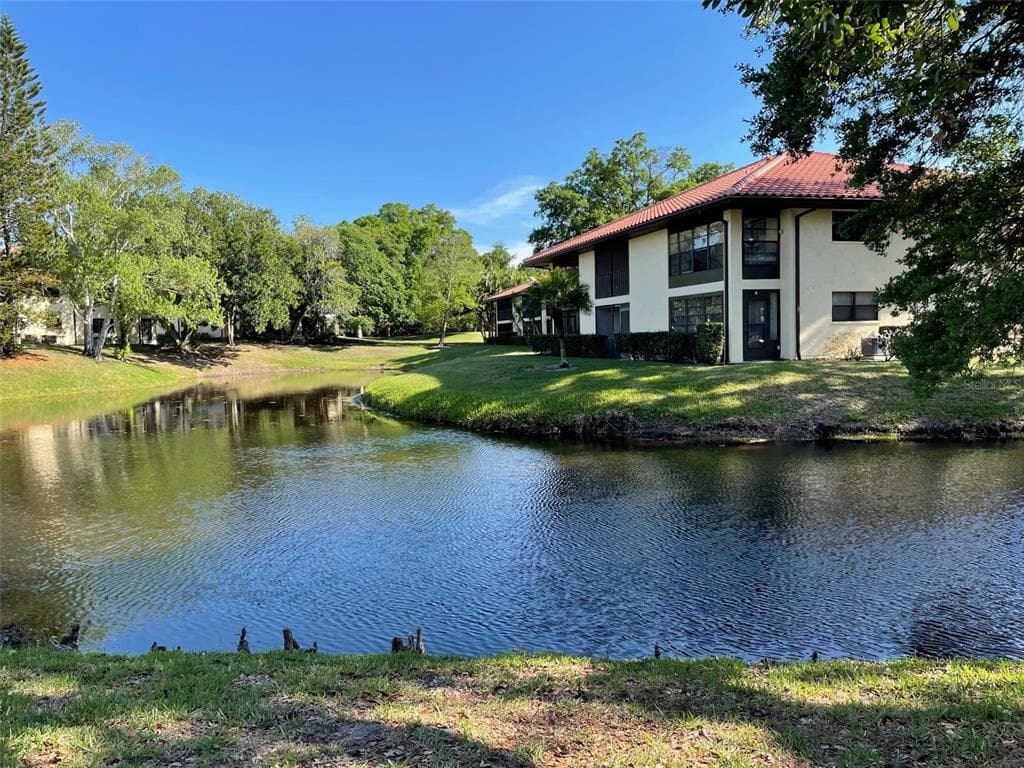 2210 HAMMOCK PINE BOULEVARD UNIT 2210 CLEARWATER, FL 33761