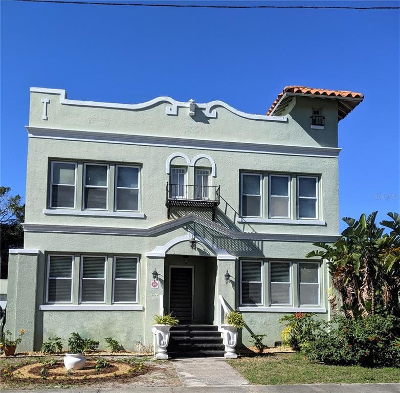 2014 JACKSON STREET N UNIT 7 ST PETERSBURG, FL 33704