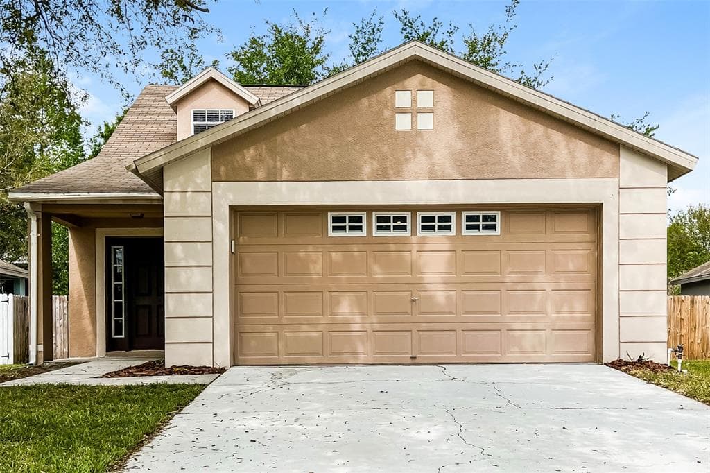 721 CAPE COD CIRCLE VALRICO, FL 33594