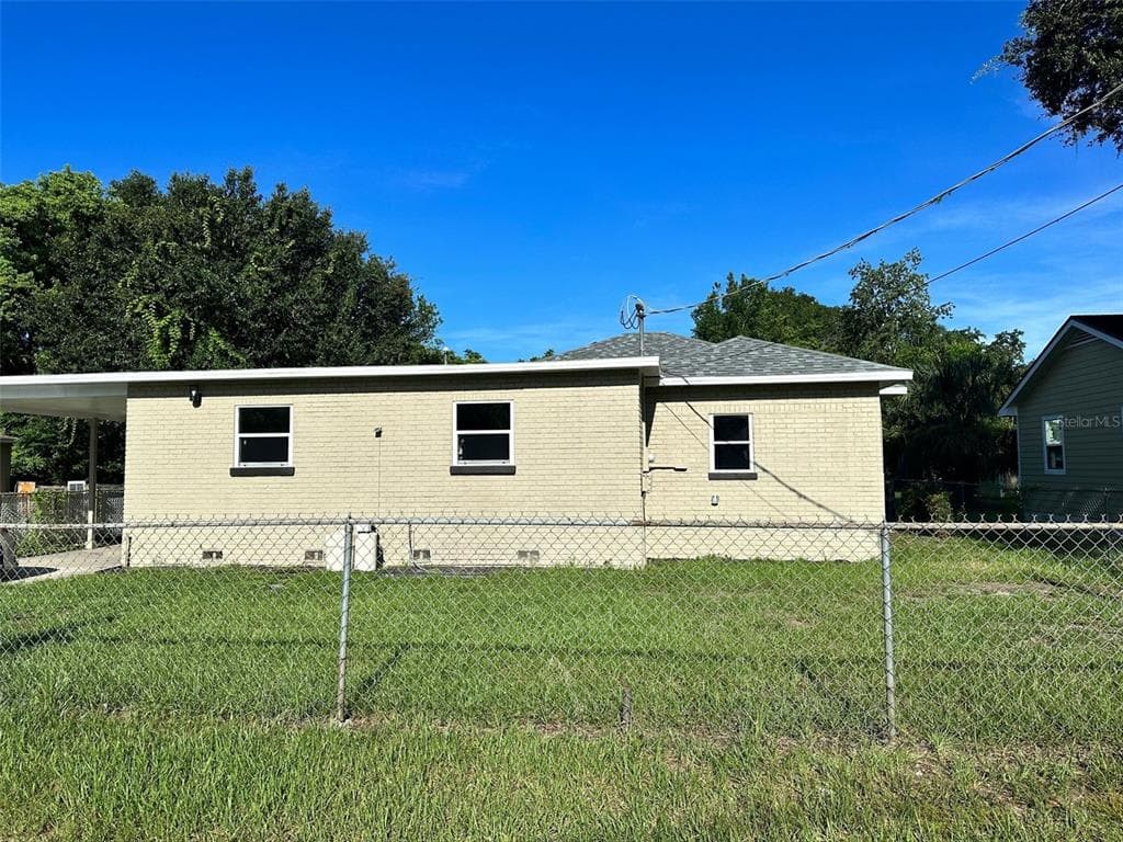 1203 N BARNES STREET PLANT CITY, FL 33563