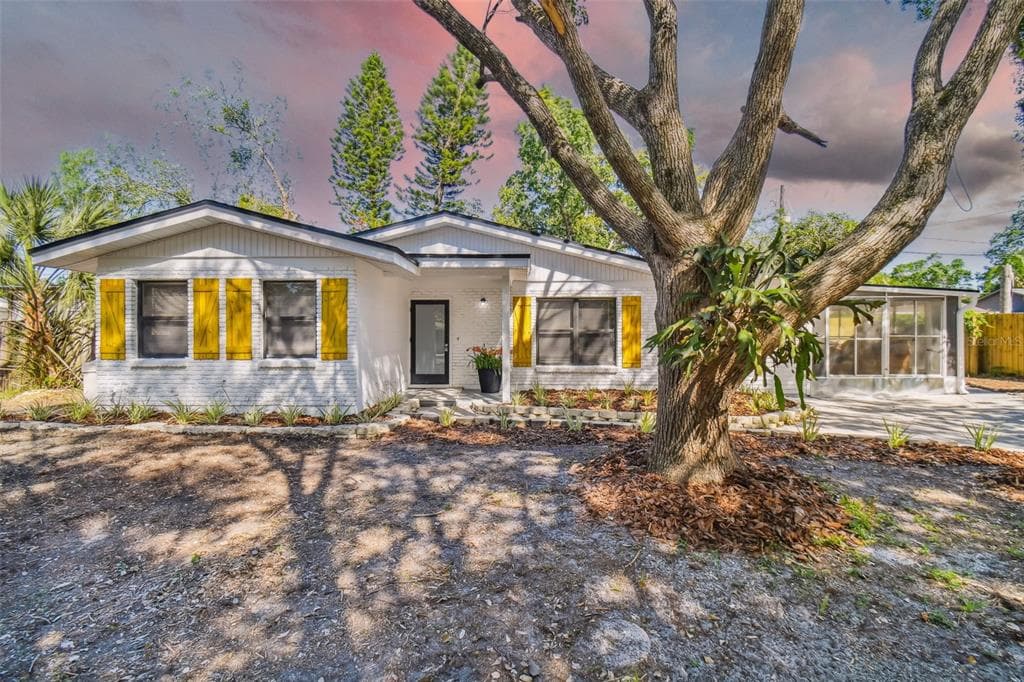 8007 PINE HILL DRIVE TAMPA, FL 33617