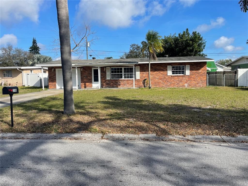 2106 25TH AVENUE W BRADENTON, FL 34205