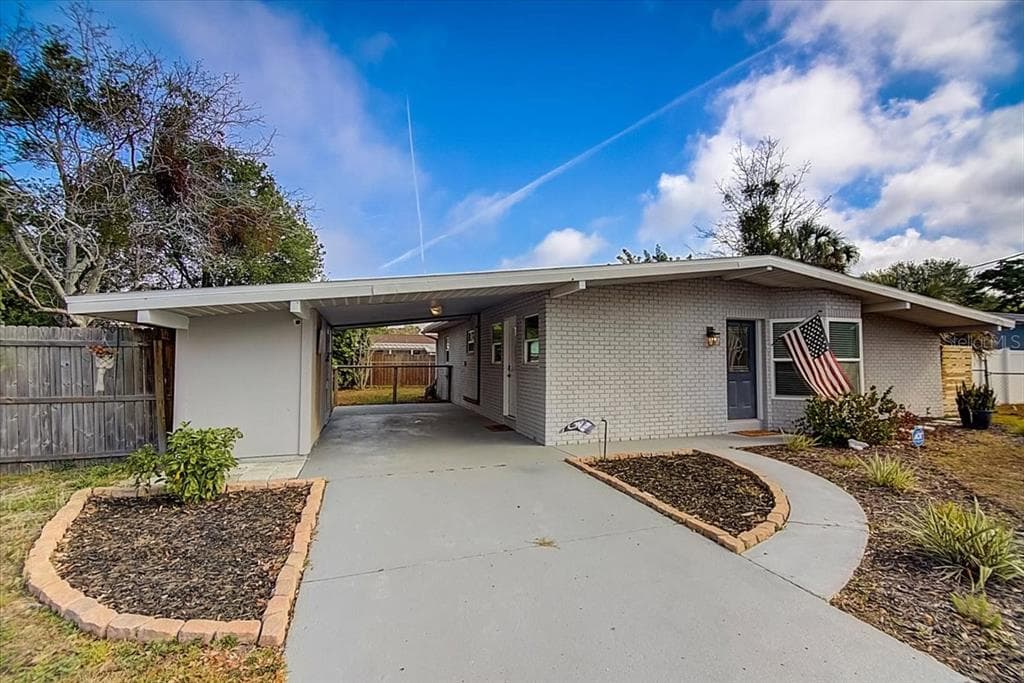 4729 W MONTGOMERY AVENUE TAMPA, FL 33616