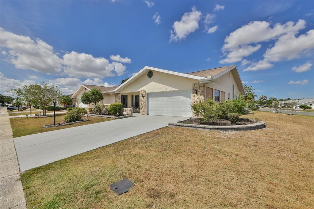 1824 COLUMBINE PLACE SUN CITY CENTER, FL 33573