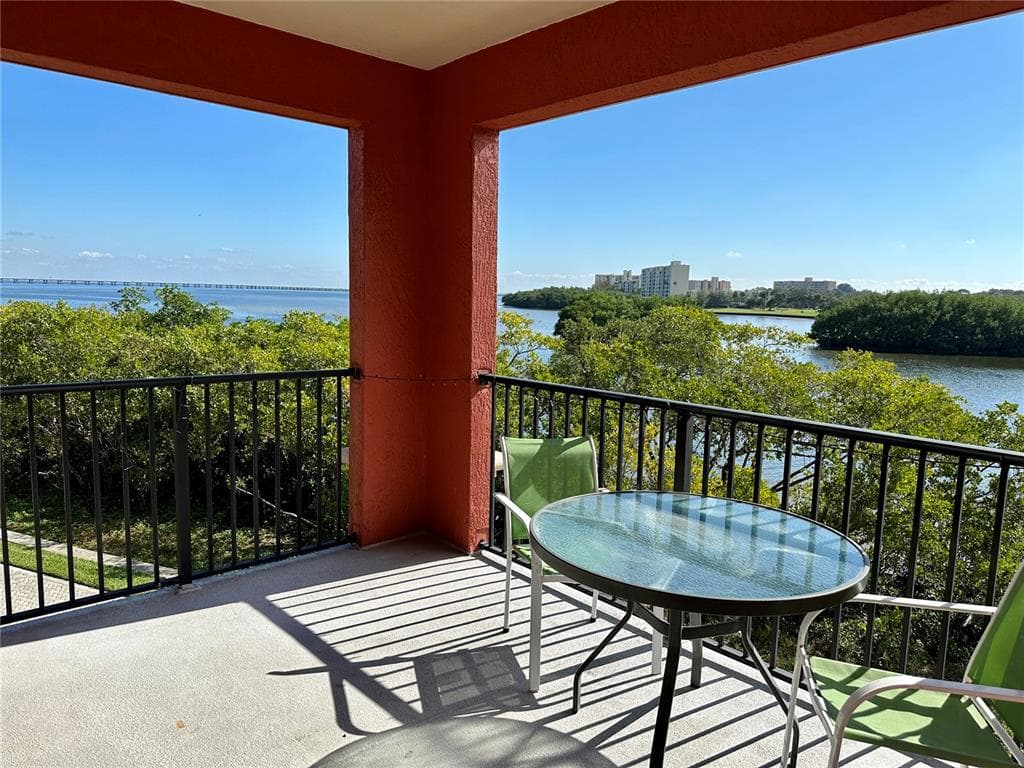 2731 VIA CAPRI UNIT 928 CLEARWATER, FL 33764