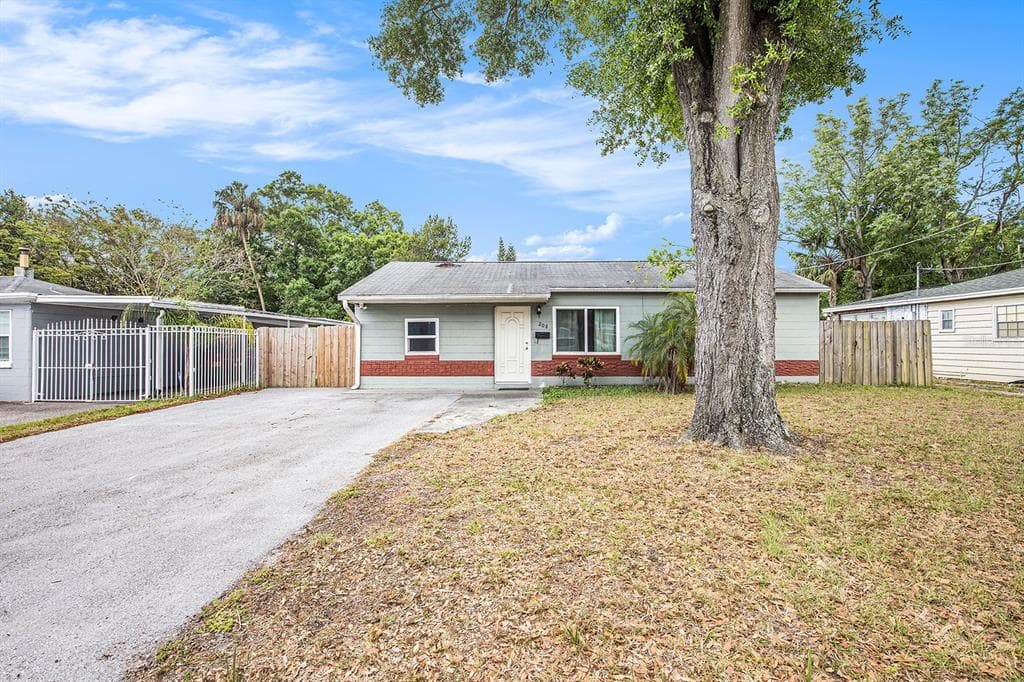 208 W LINEBAUGH AVENUE TAMPA, FL 33612