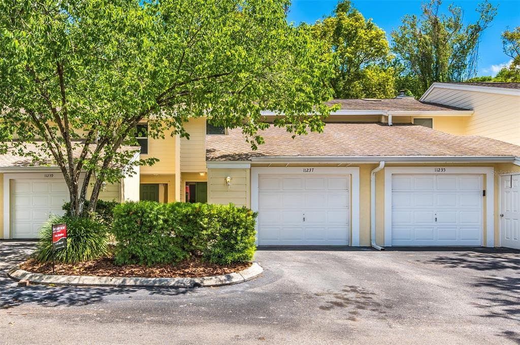 11237 CEDAR HOLLOW LANE UNIT 11237 TAMPA, FL 33618