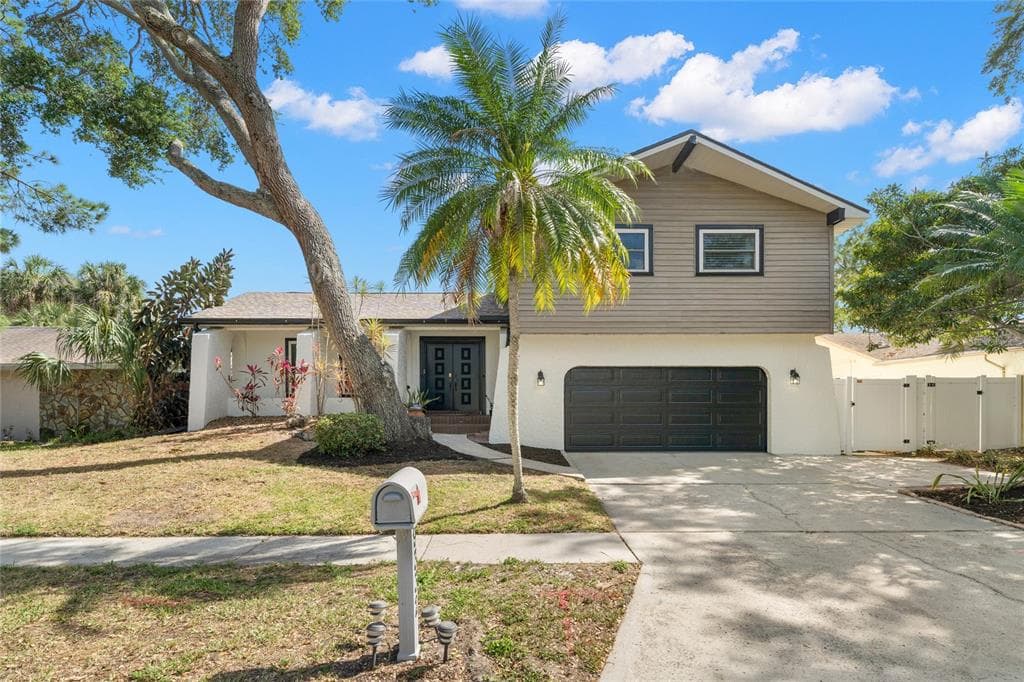 9332 FAIRWEATHER DRIVE LARGO, FL 33773