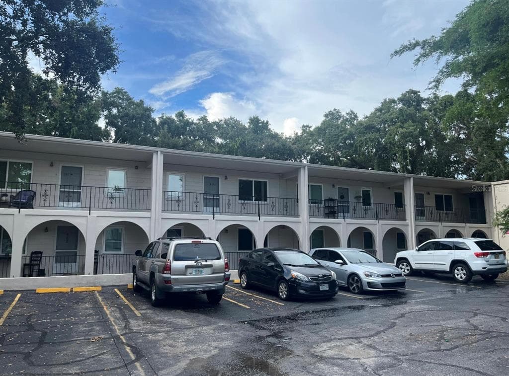 2319 W BRISTOL AVENUE UNIT 103 TAMPA, FL 33609