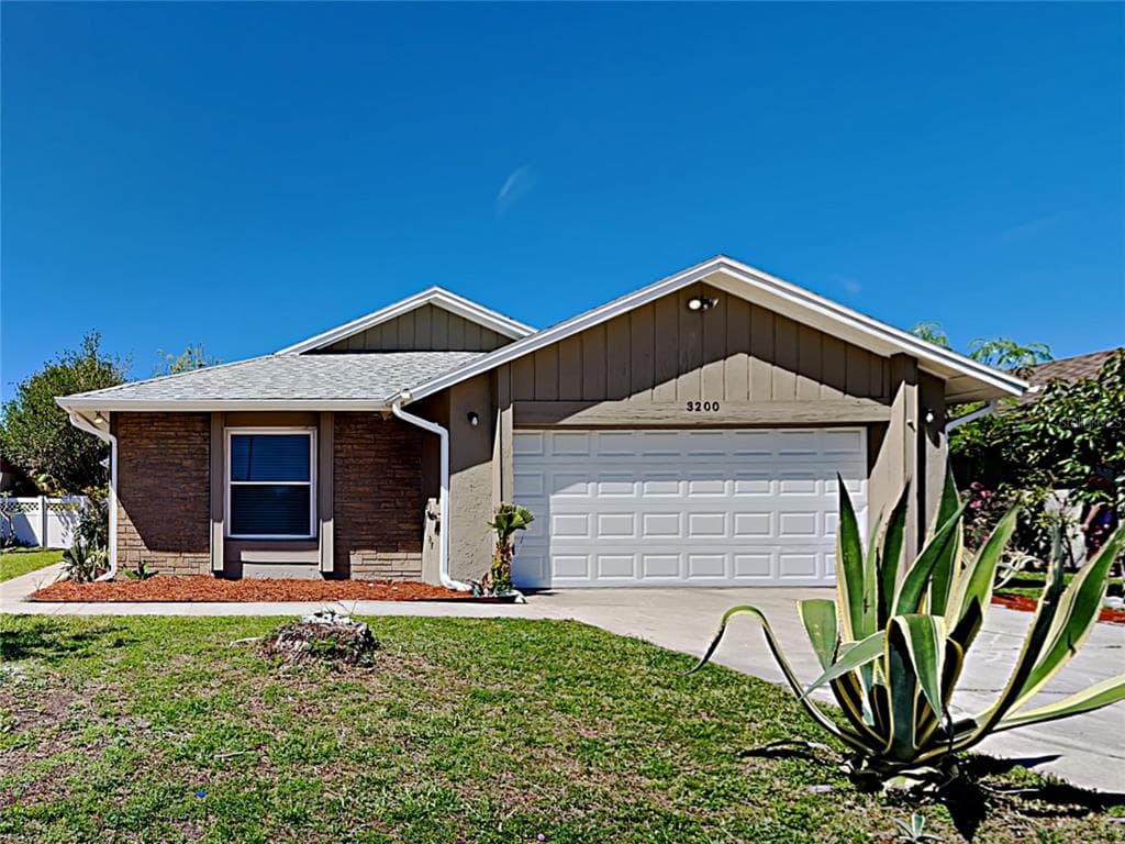 3200 RUNNING DEER PATH KISSIMMEE, FL 34746