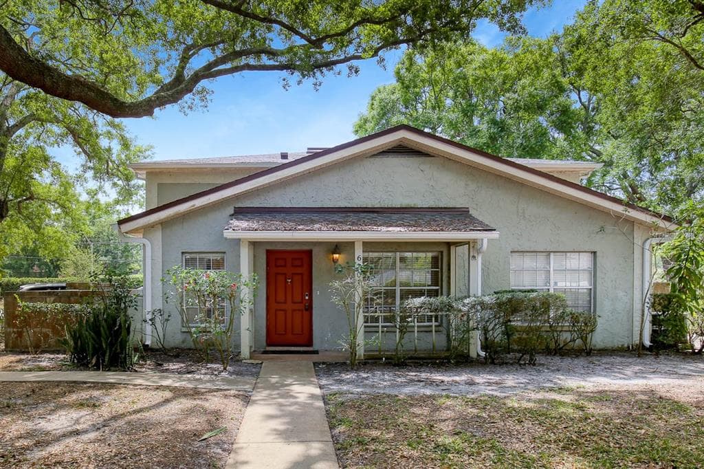 6301 TREETOP CIRCLE UNIT 6301 TEMPLE TERRACE, FL 33617