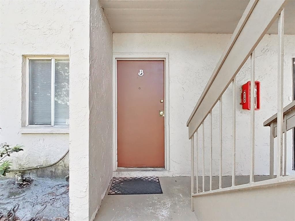 7600 ABBEY LANE UNIT 217 TAMPA, FL 33617