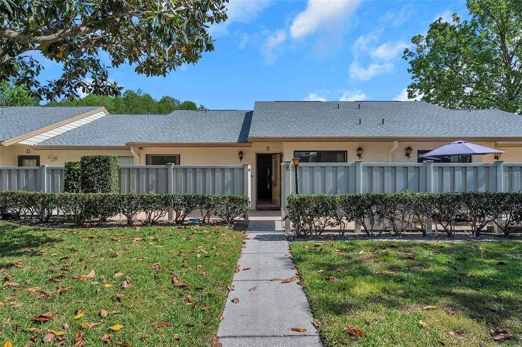 1375 PINE GLEN LANE UNIT E TARPON SPRINGS, FL 34688