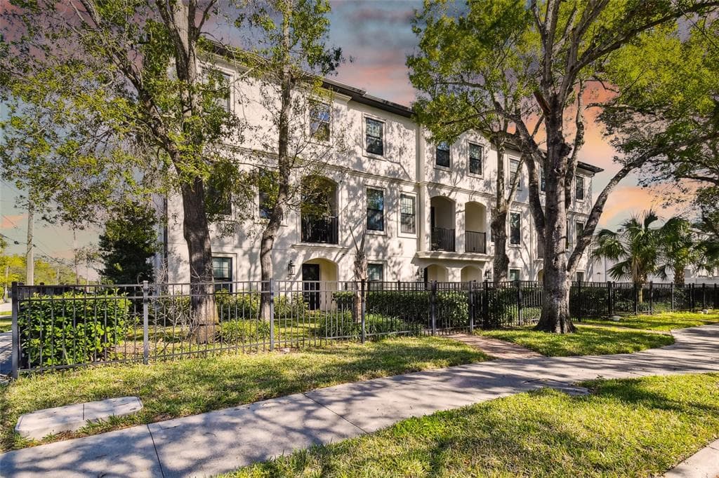 2819 W HORATIO STREET UNIT 4 TAMPA, FL 33609