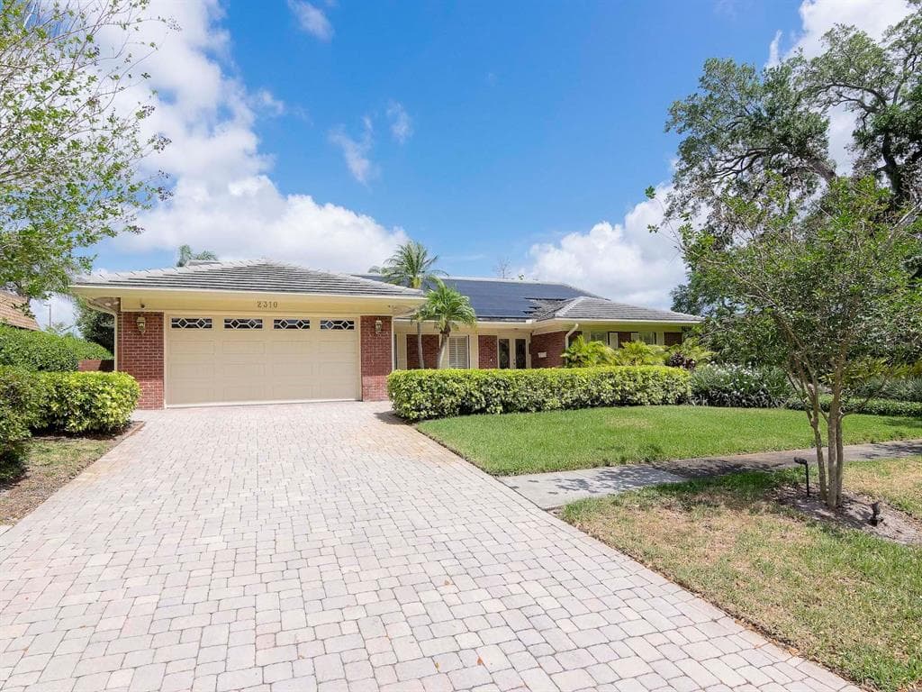 2310 GROVEWOOD ROAD