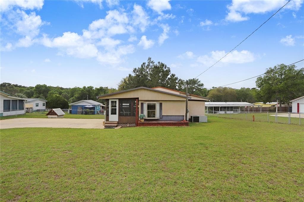 700 SE 163RD COURT SILVER SPRINGS, FL 34488