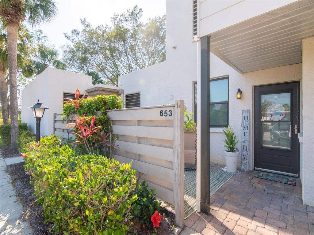653 WOODLAWN DRIVE UNIT 653D BRADENTON, FL 34210
